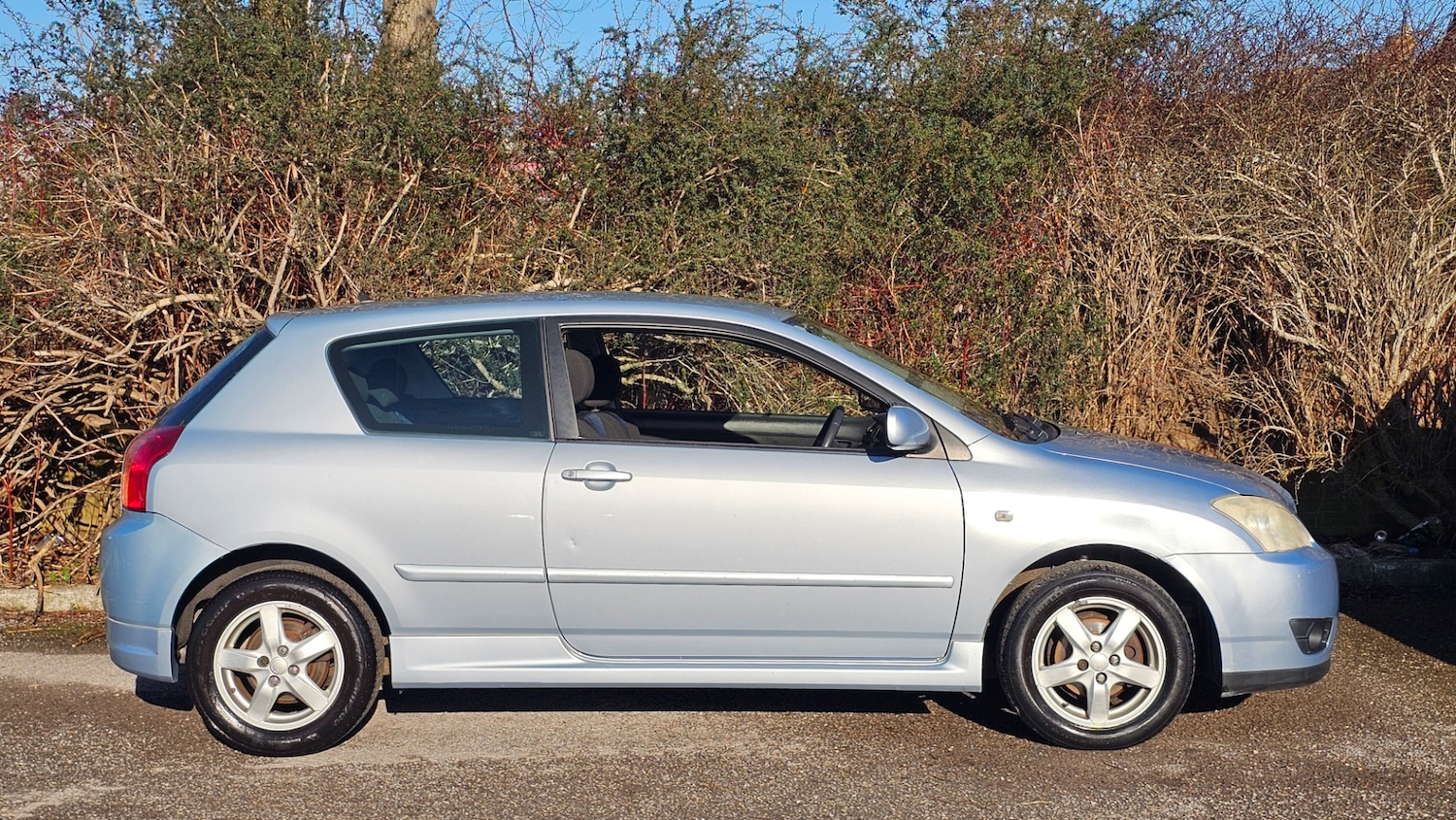 Used Toyota Corolla 2004 for sale - 77508639: Photo 1