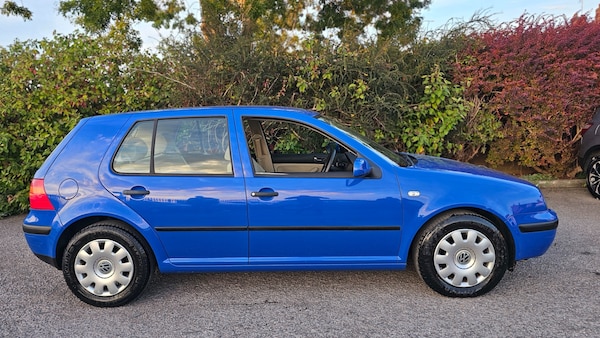 Used Volkswagen Golf 2001 for sale - 76157438: Photo 1