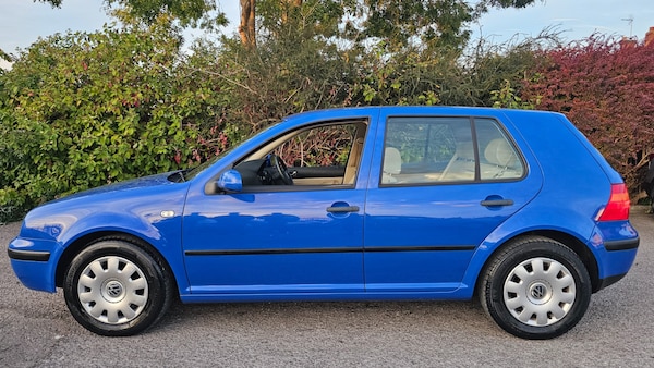 Used Volkswagen Golf 2001 for sale - 76157438: Photo 3