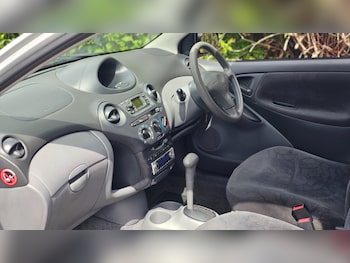 Used Toyota Yaris 2003 for sale - 78550212: Photo