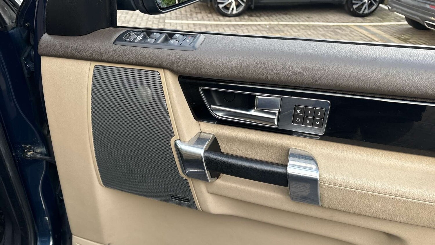 Used Land Rover Discovery 2012 for sale - 77628731: Photo 11