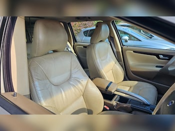 Used Volvo XC70 2002 for sale - 76082889: Photo 4