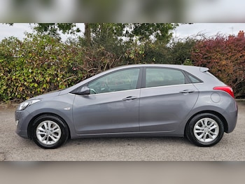 2015 (15) - 1.6 CRDi Blue Drive SE 5dr