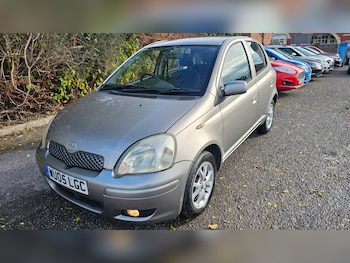 Used Toyota Yaris 2005 for sale - 76358279: Photo