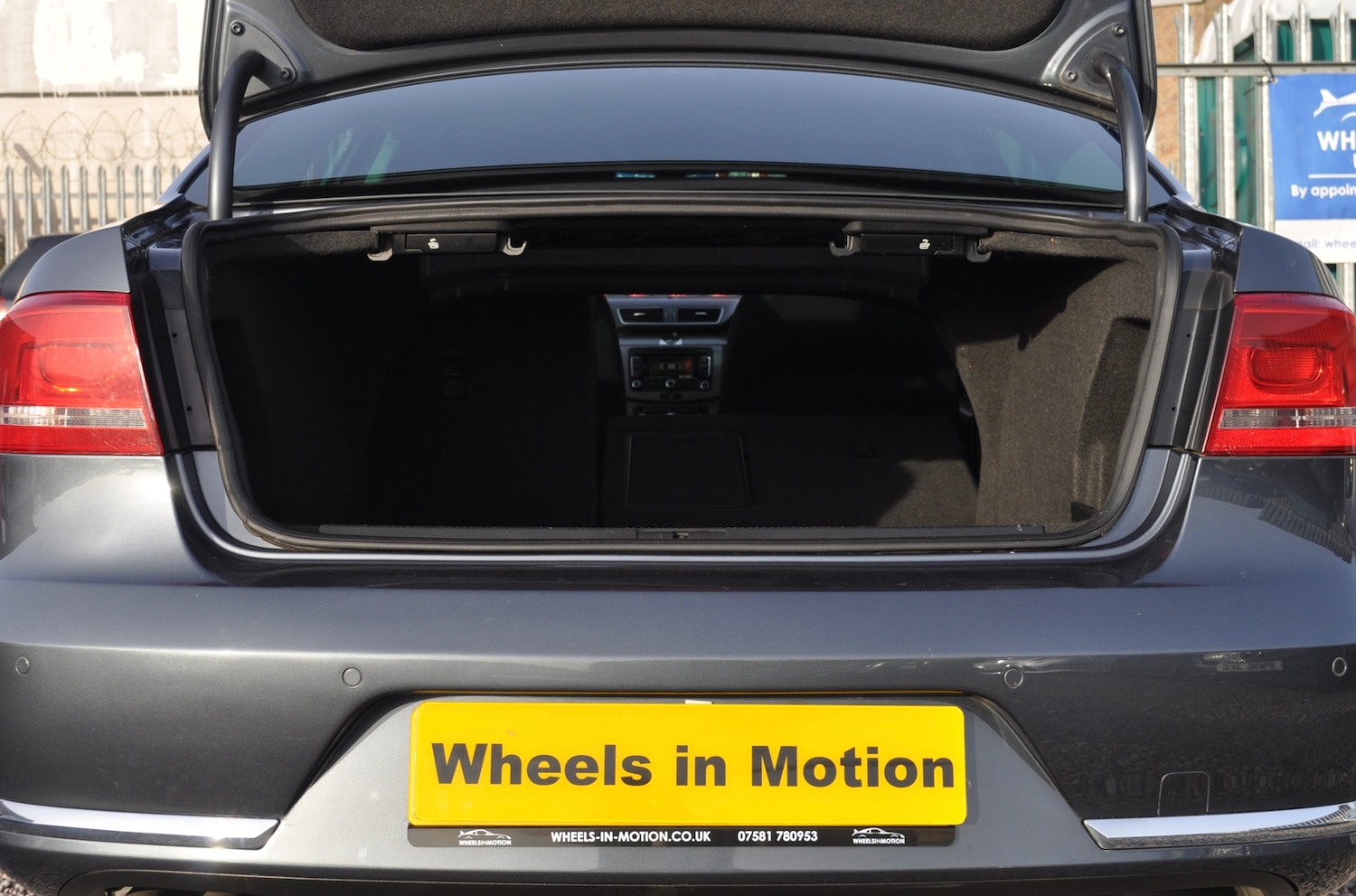 Used Volkswagen Passat 2011 for sale - 77502915: Photo 22