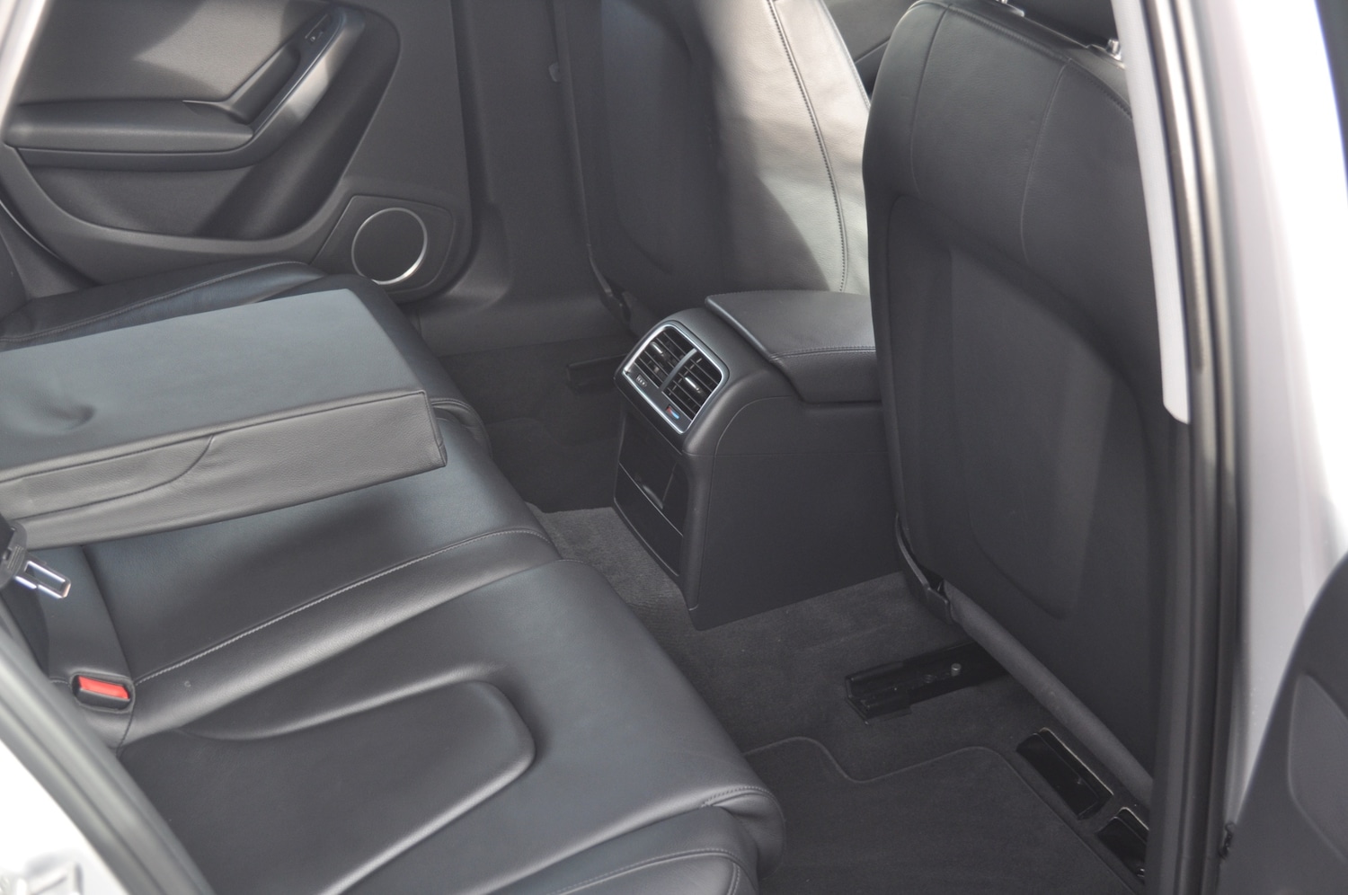 Used Audi A4 2010 for sale - 77264663: Photo 14