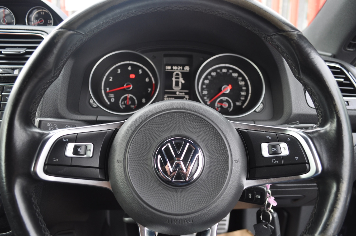 Used Volkswagen Scirocco 2016 for sale - 76396849: Photo 6