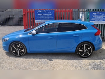 Used Volvo V40 2015 for sale - 79311937: Photo