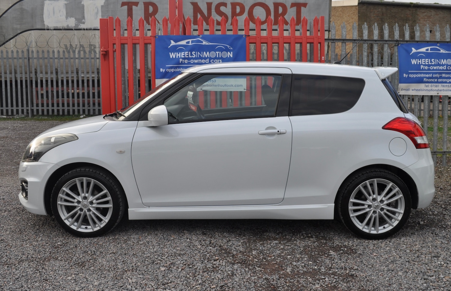 Used Suzuki Swift 2012 for sale - 76379013: Photo 3