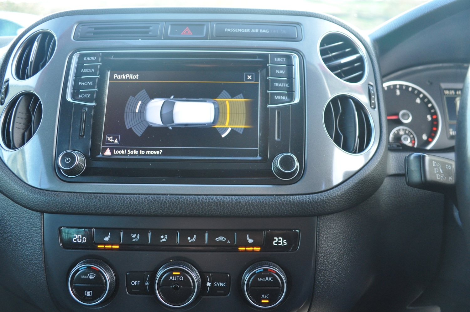 Used Volkswagen Tiguan 2015 for sale - 76963584: Photo 12