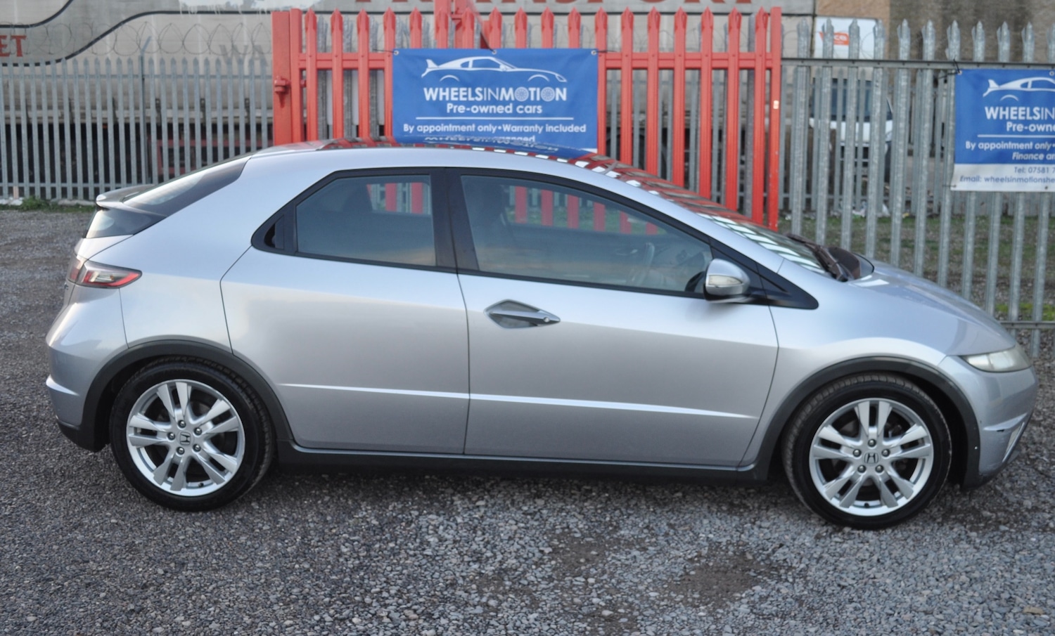 Used Honda Civic 2010 for sale - 76630401: Photo 2