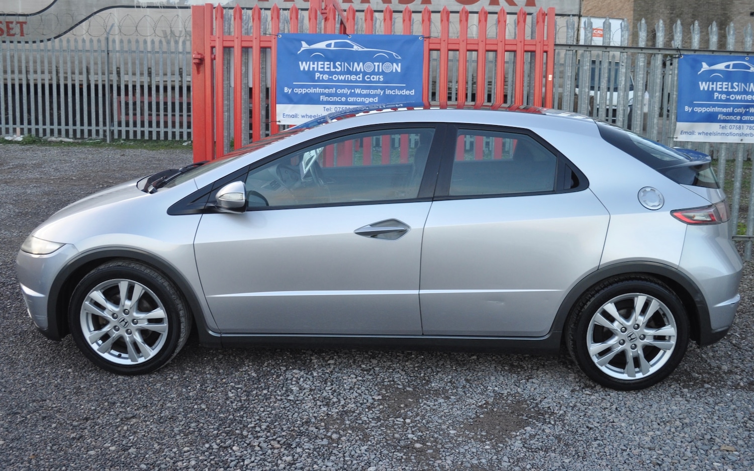 Used Honda Civic 2010 for sale - 76630401: Photo 3