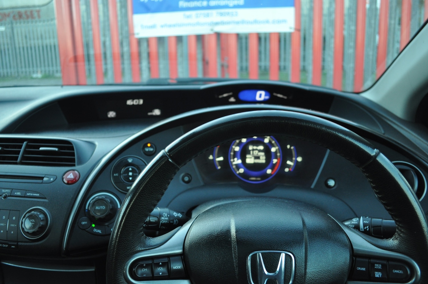 Used Honda Civic 2010 for sale - 76630401: Photo 5