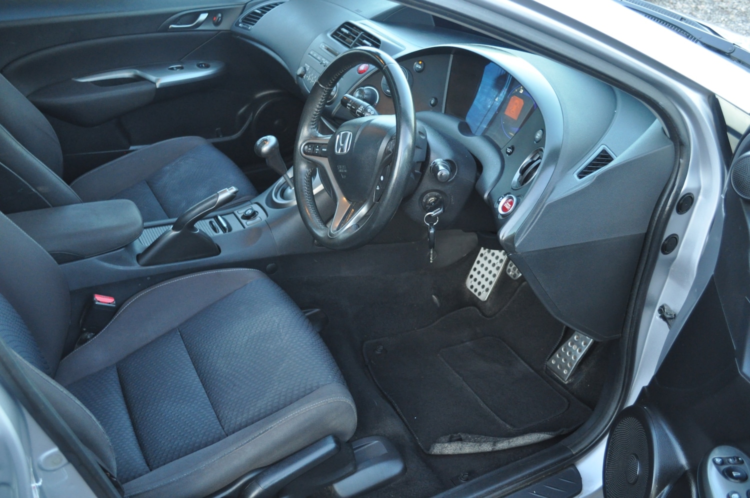 Used Honda Civic 2010 for sale - 76630401: Photo 8