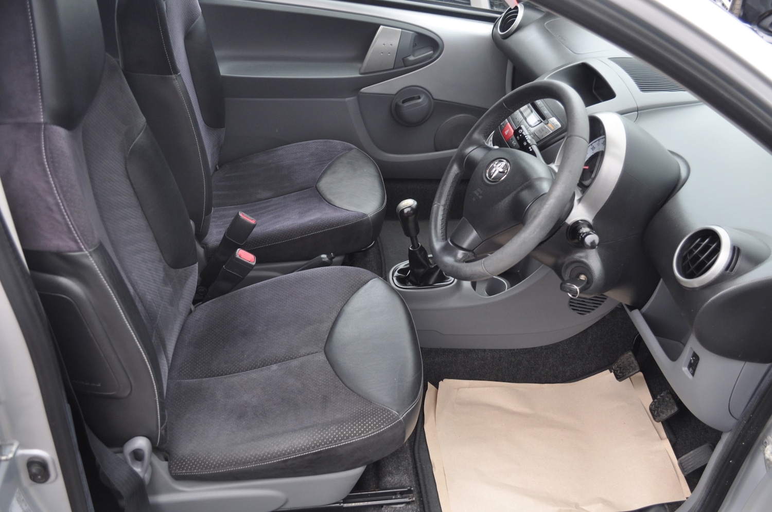 Used Toyota AYGO 2011 for sale - 77742451: Photo 7