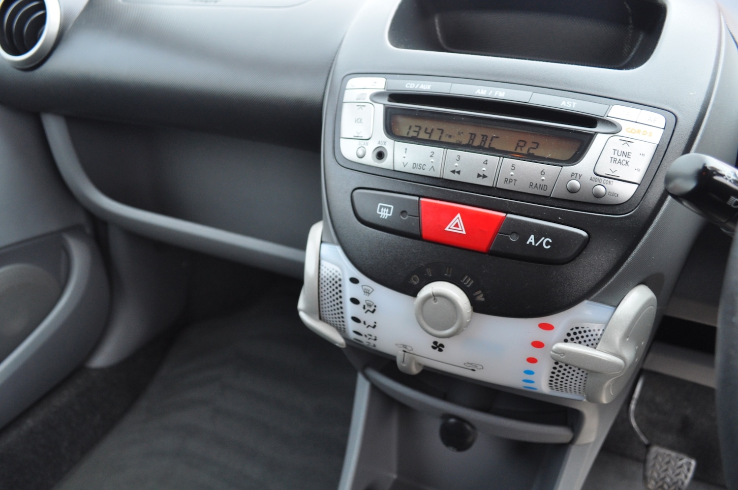 Used Toyota AYGO 2011 for sale - 77742451: Photo 8