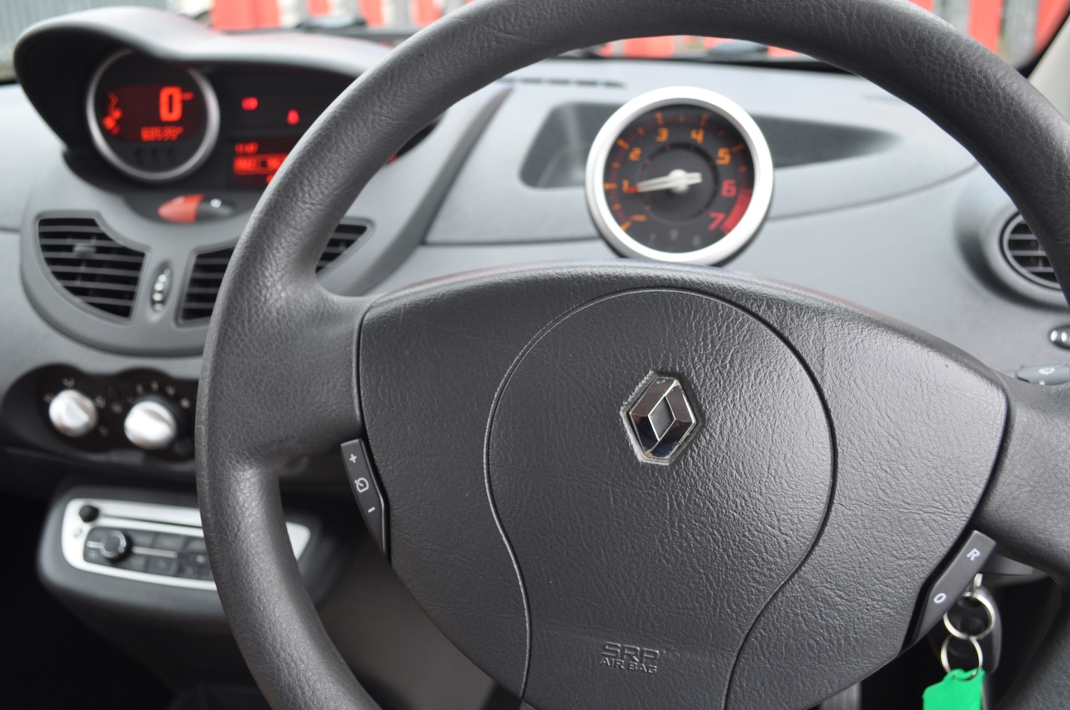 Used Renault Twingo 2012 for sale - 77502878: Photo 6