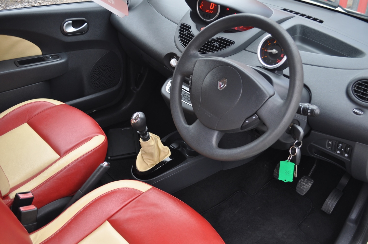 Used Renault Twingo 2012 for sale - 77502878: Photo 8