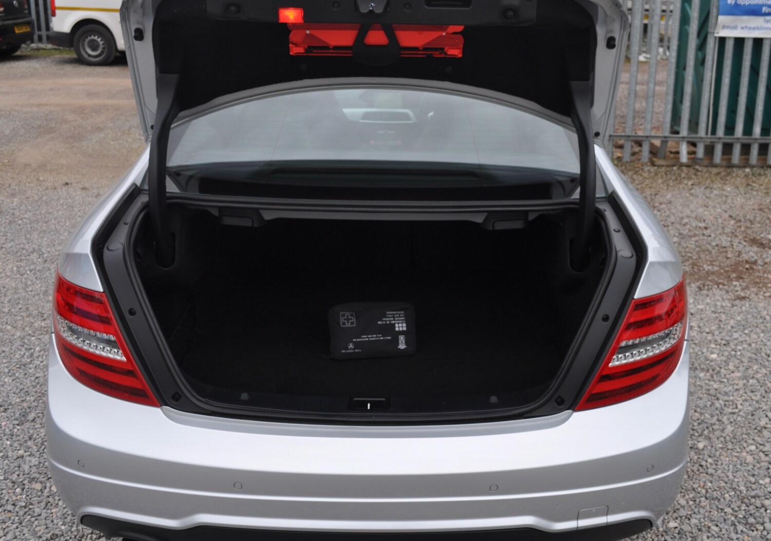 Used Mercedes-Benz C Class 2014 for sale - 77880833: Photo 20