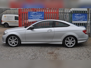 Used Mercedes-Benz C Class 2014 for sale - 77880833: Photo