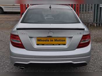Used Mercedes-Benz C Class 2014 for sale - 77880833: Photo