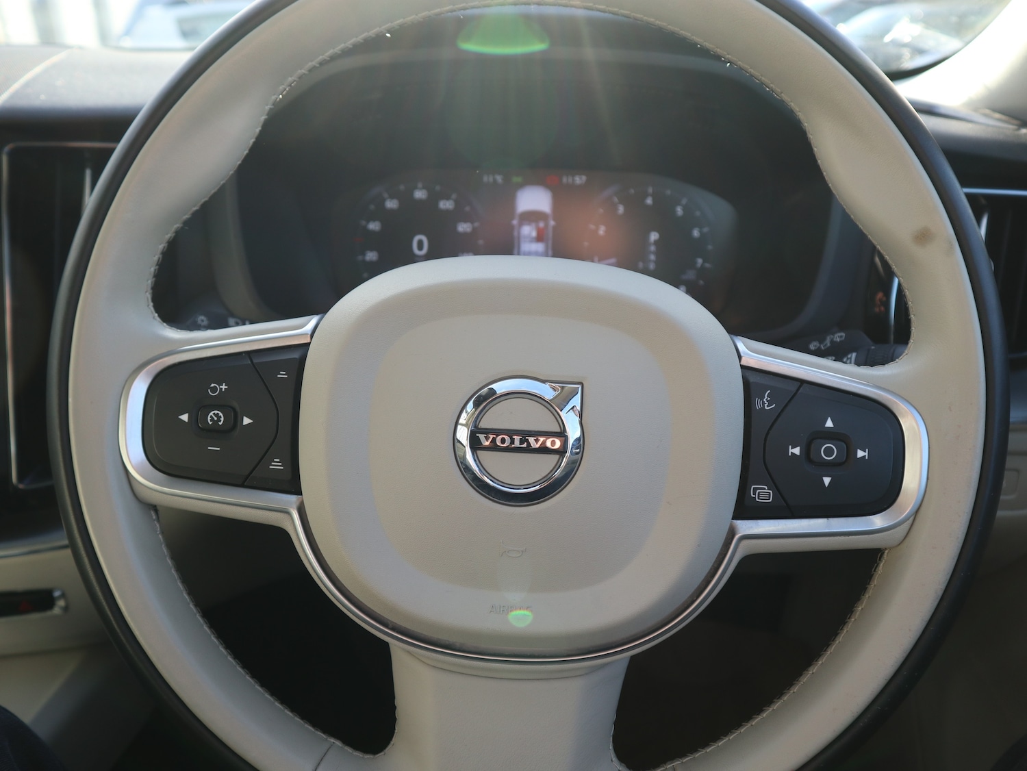 Used Volvo XC60 2019 for sale - 76819729: Photo 13