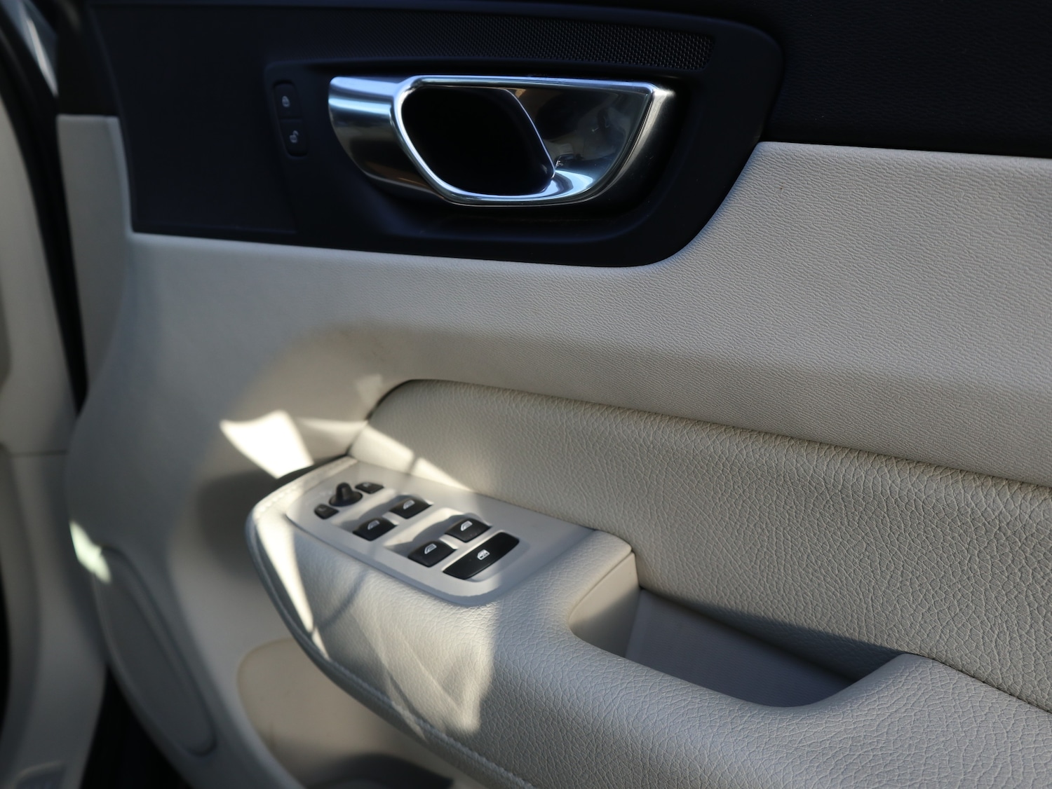 Used Volvo XC60 2019 for sale - 76819729: Photo 15