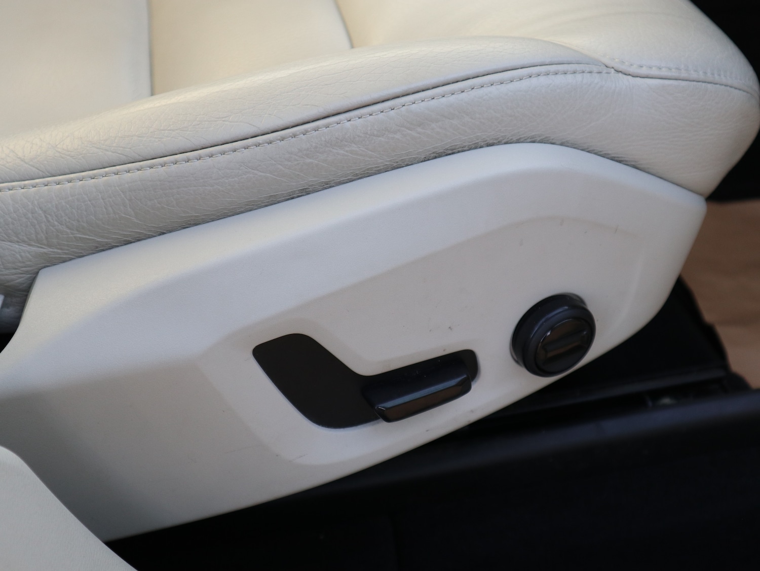 Used Volvo XC60 2019 for sale - 76819729: Photo 35