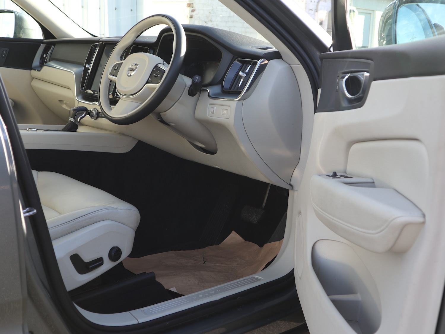 Used Volvo XC60 2019 for sale - 76819729: Photo 9