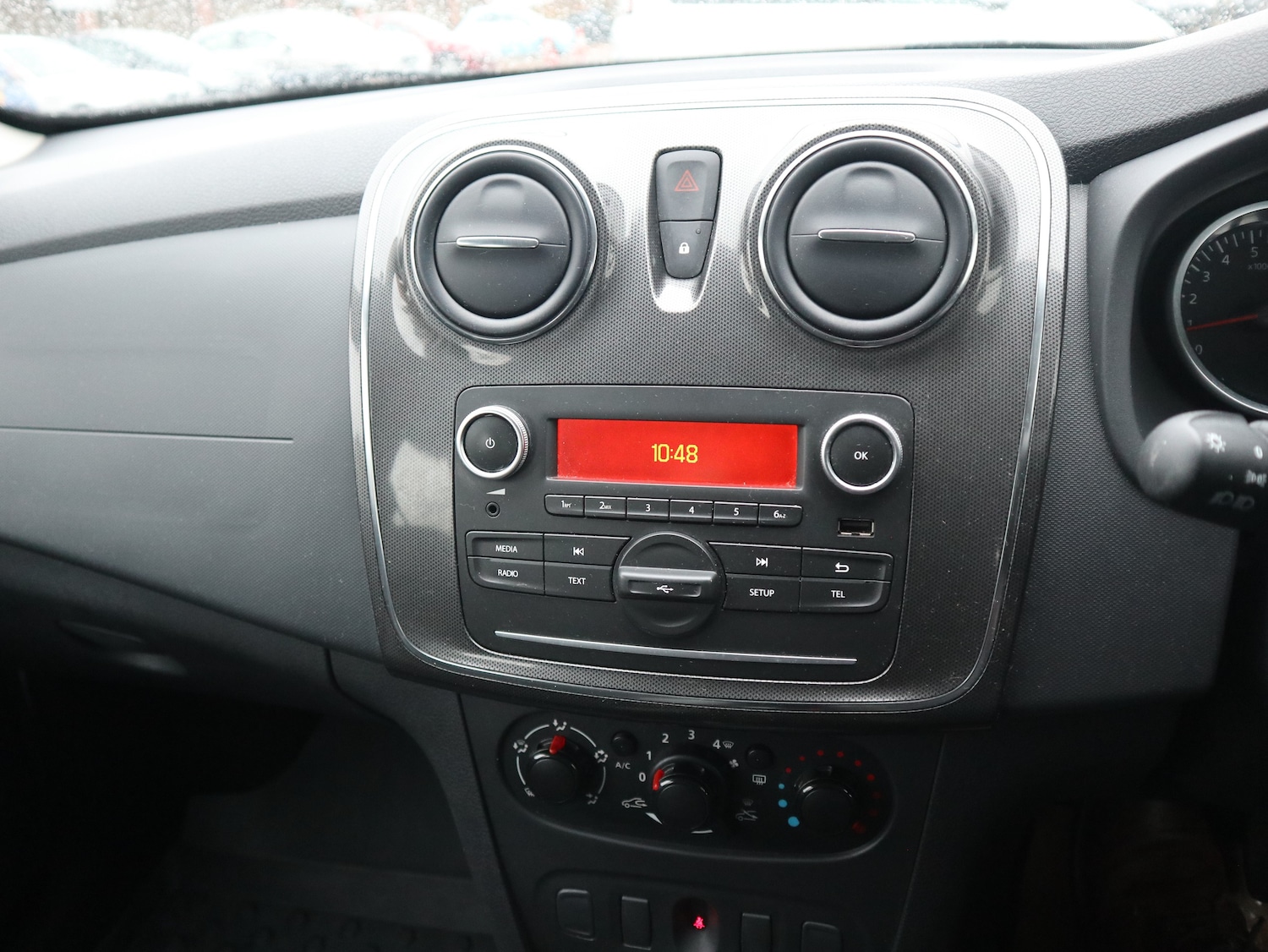 Used Dacia Sandero Stepway 2018 for sale - 77148603: Photo 10