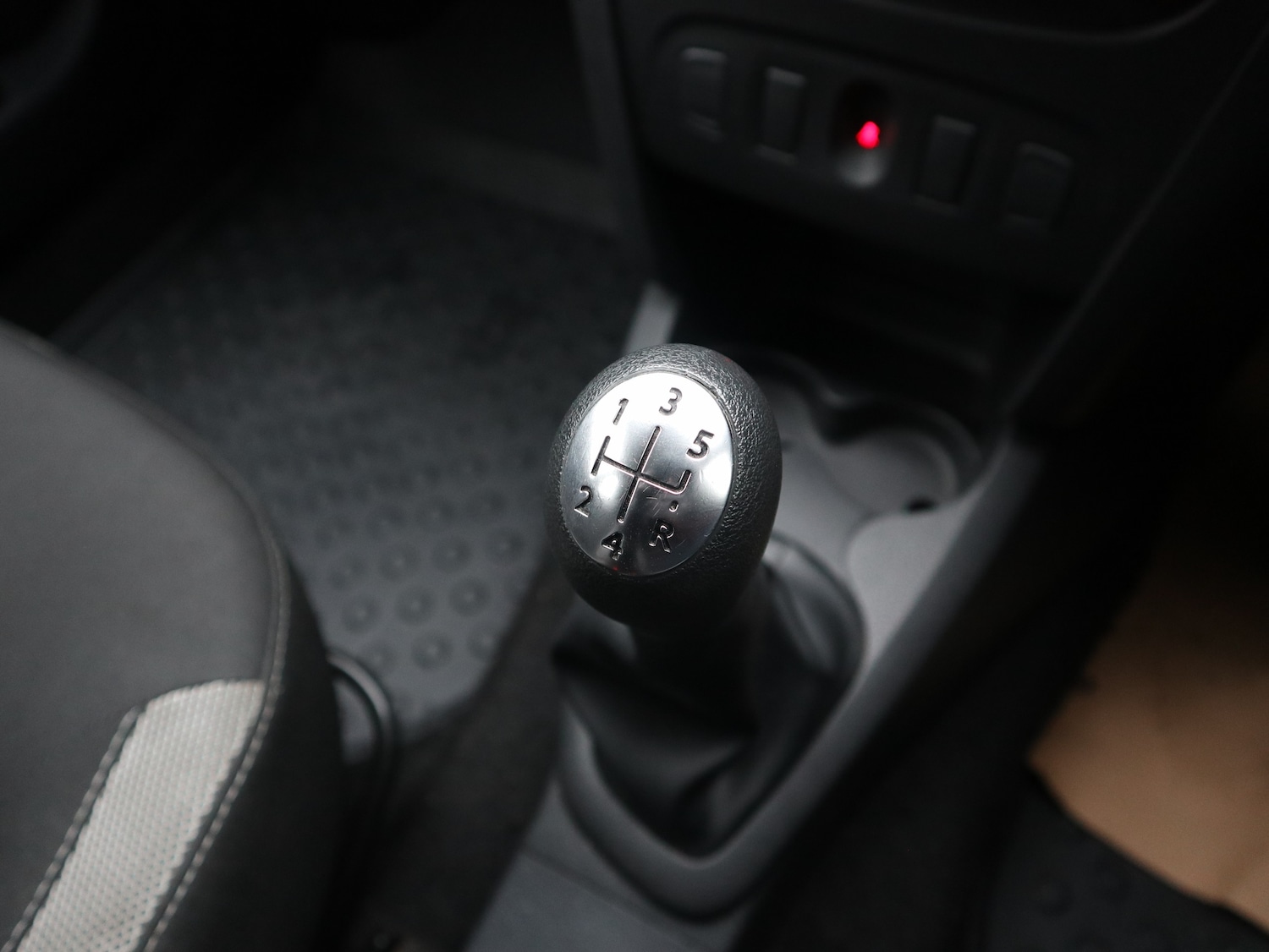 Used Dacia Sandero Stepway 2018 for sale - 77148603: Photo 12