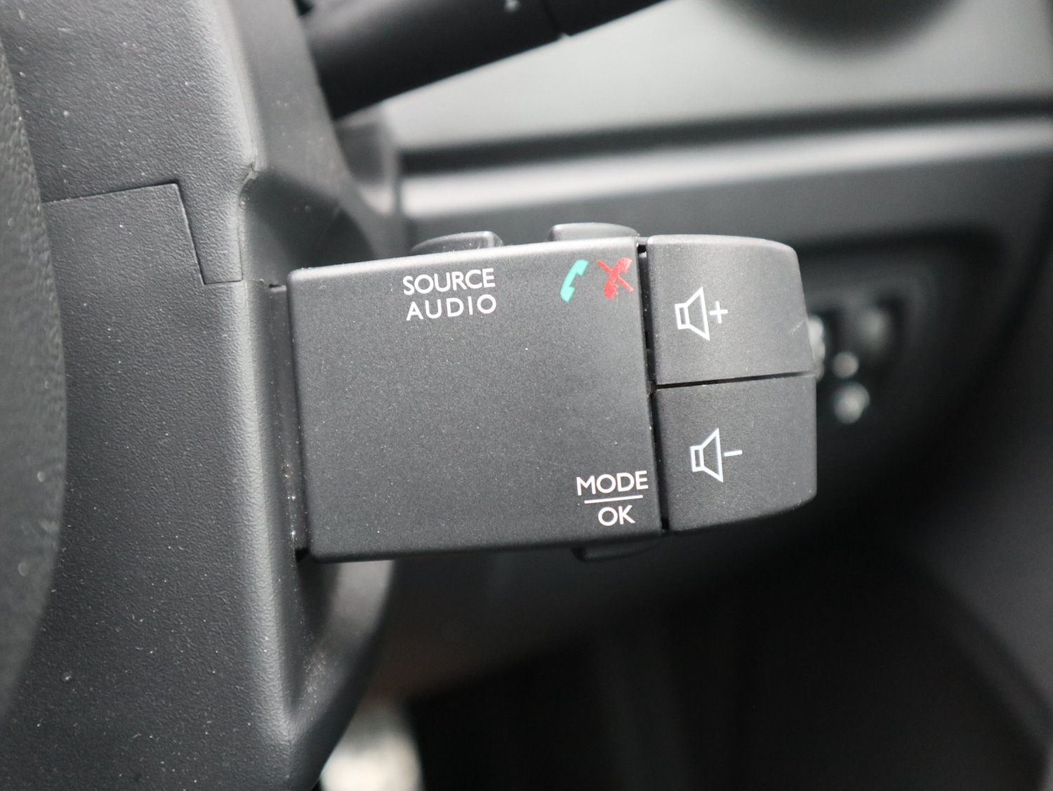 Used Renault Captur 2016 for sale - 77287379: Photo 17