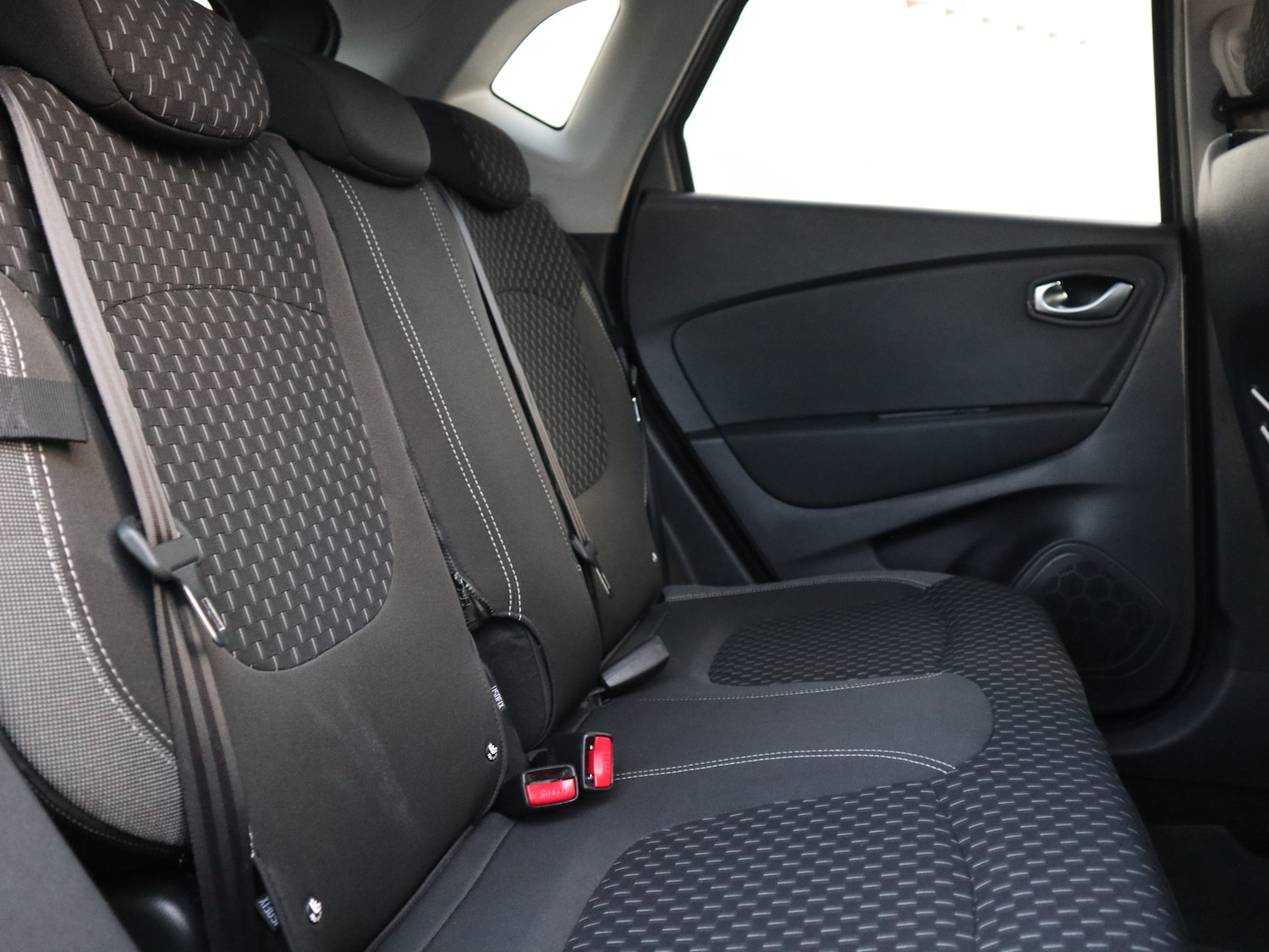 Used Renault Captur 2017 for sale - 76616896: Photo 17