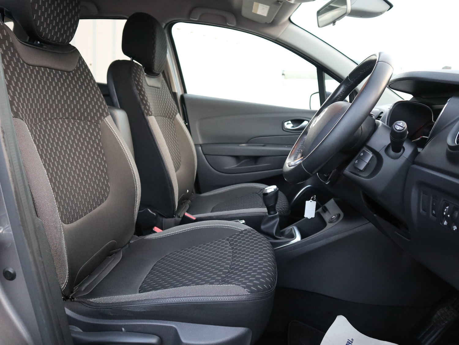 Used Renault Captur 2017 for sale - 76616896: Photo 9