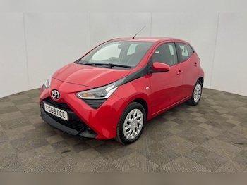 2018 (68) - 1.0 VVT-i x-play Hatchback 5dr Petrol Manual Euro 6 (71 ps)