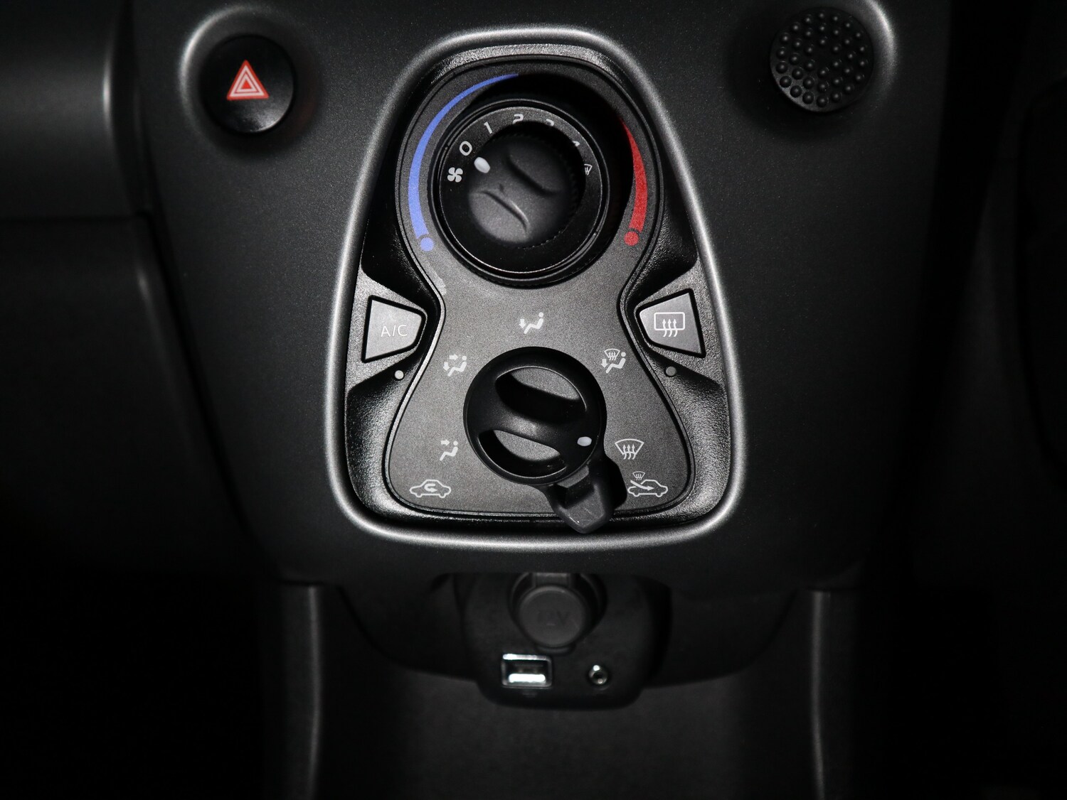 Used Toyota AYGO 2018 for sale - 76369052: Photo 9