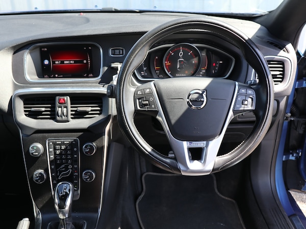 Used Volvo V40 2019 for sale - 74495512: Photo 10