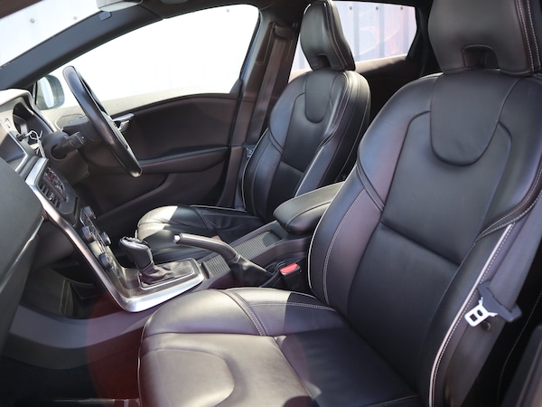 Used Volvo V40 2019 for sale - 74495512: Photo 40