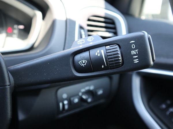 Used Volvo V40 2019 for sale - 74495512: Photo 43