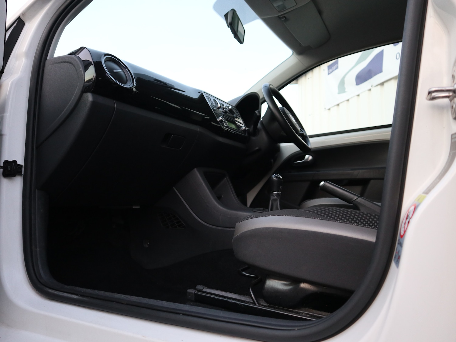 Used Volkswagen up! 2013 for sale - 77364108: Photo 12