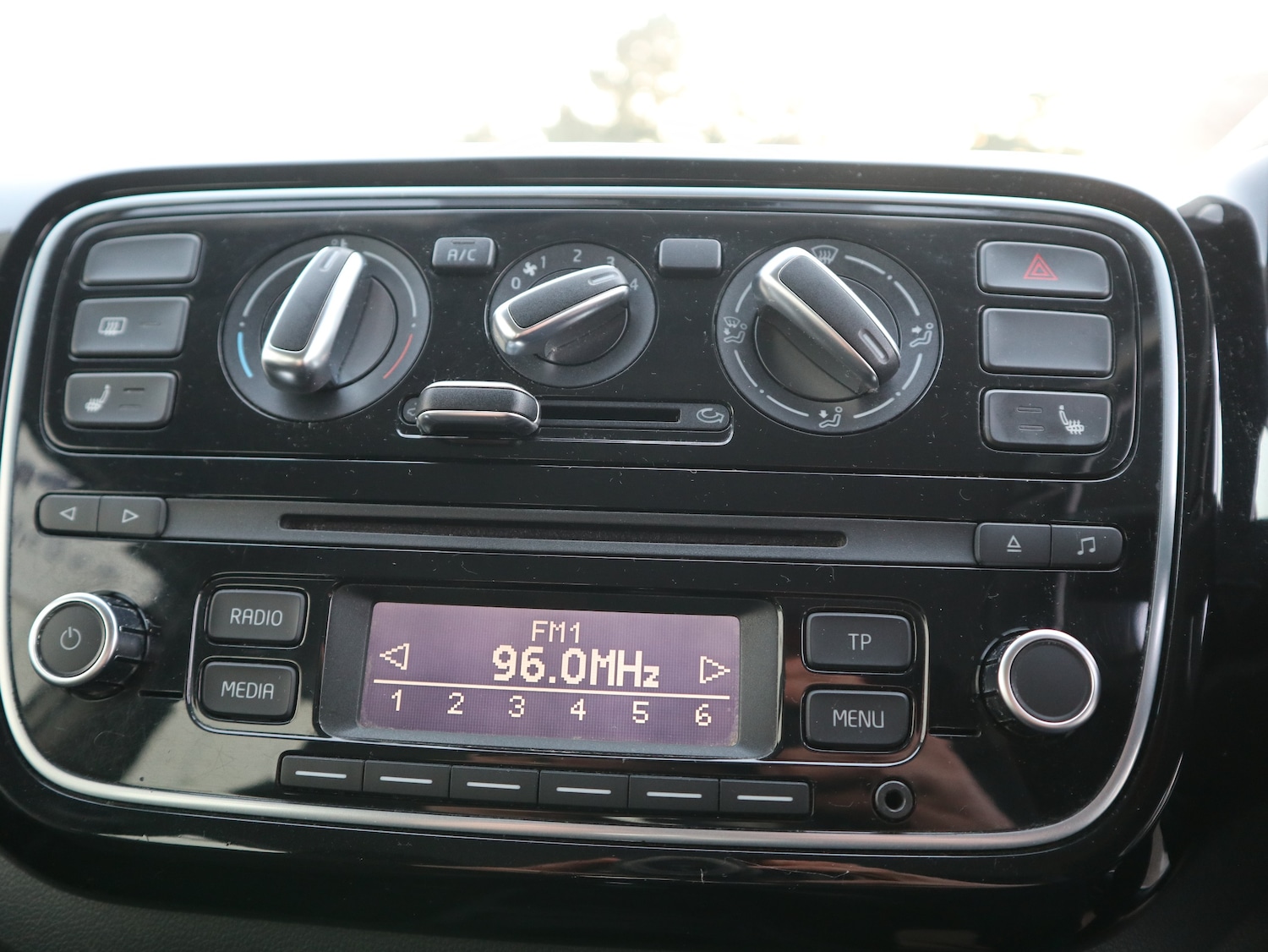 Used Volkswagen up! 2013 for sale - 77364108: Photo 6