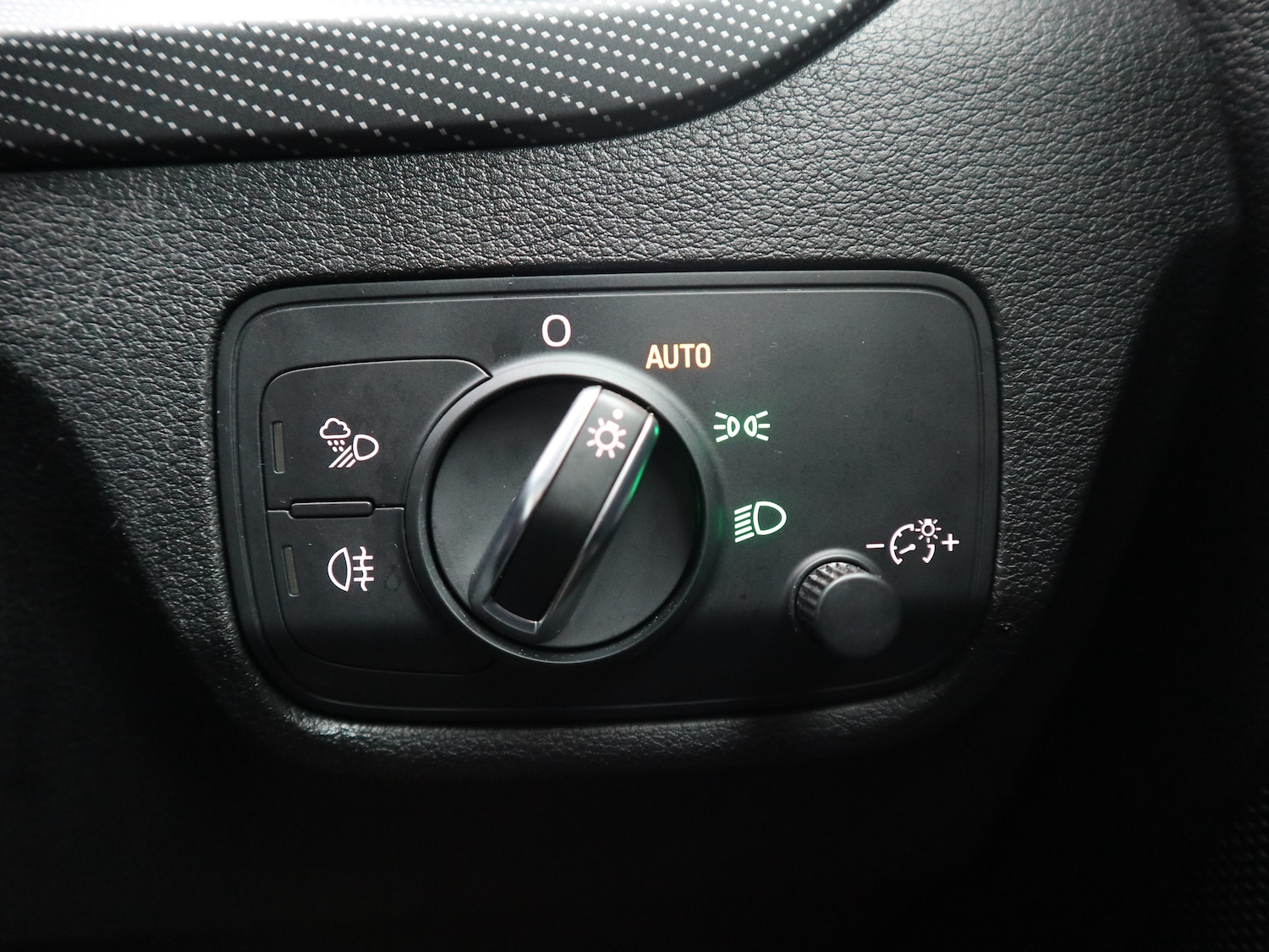 Used Audi Q2 2017 for sale - 77608100: Photo 11