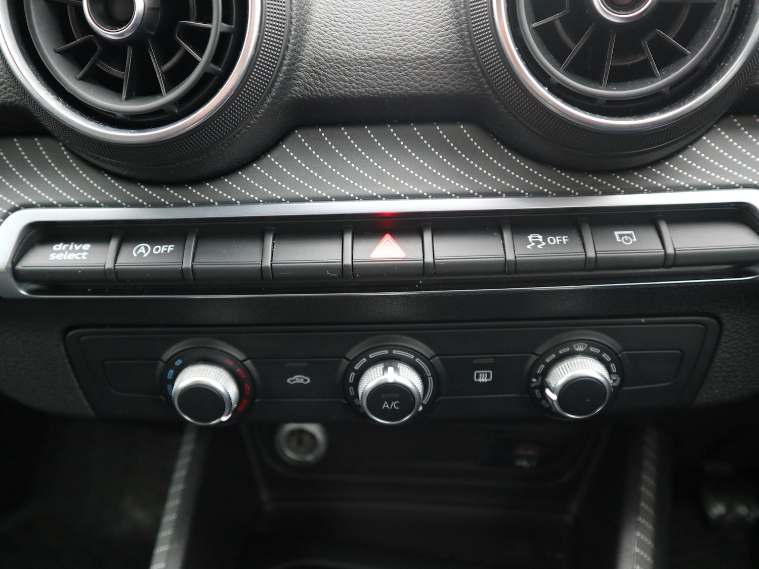 Used Audi Q2 2017 for sale - 77608100: Photo 17