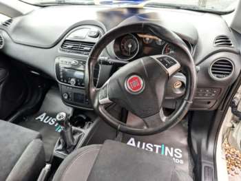 Used Fiat Punto 2017 for sale - 75029650: Photo