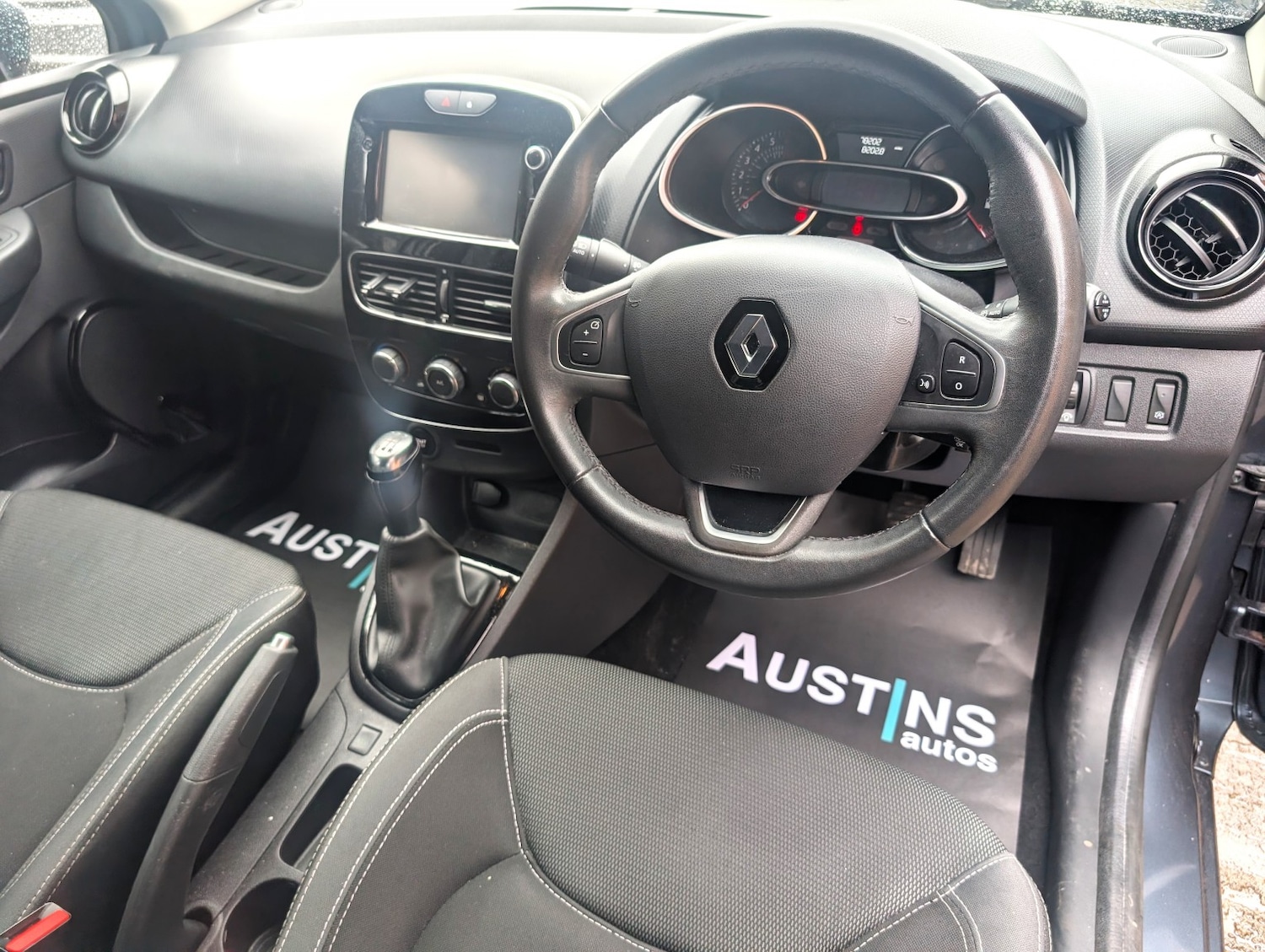 Used Renault Clio 2016 for sale - 77681811: Photo 4