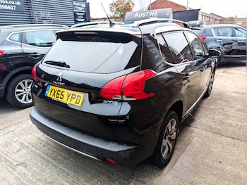 Used Peugeot 2008 2015 for sale - 76268535: Photo