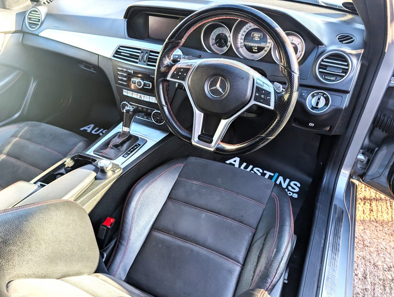 Used Mercedes-Benz C Class 2013 for sale - 76656109: Photo 5