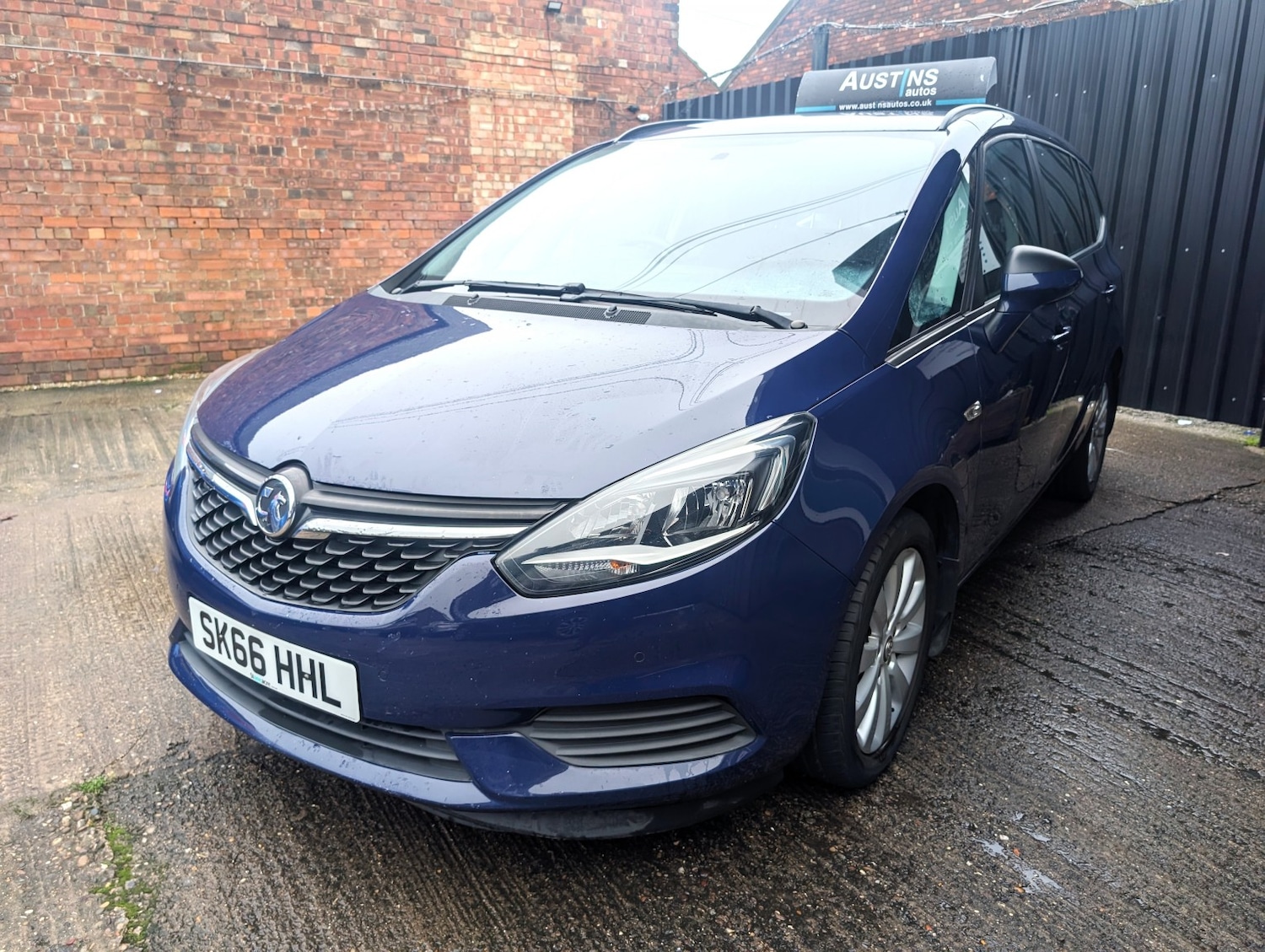Used Vauxhall Zafira 2017 for sale - 77409514: Photo 2