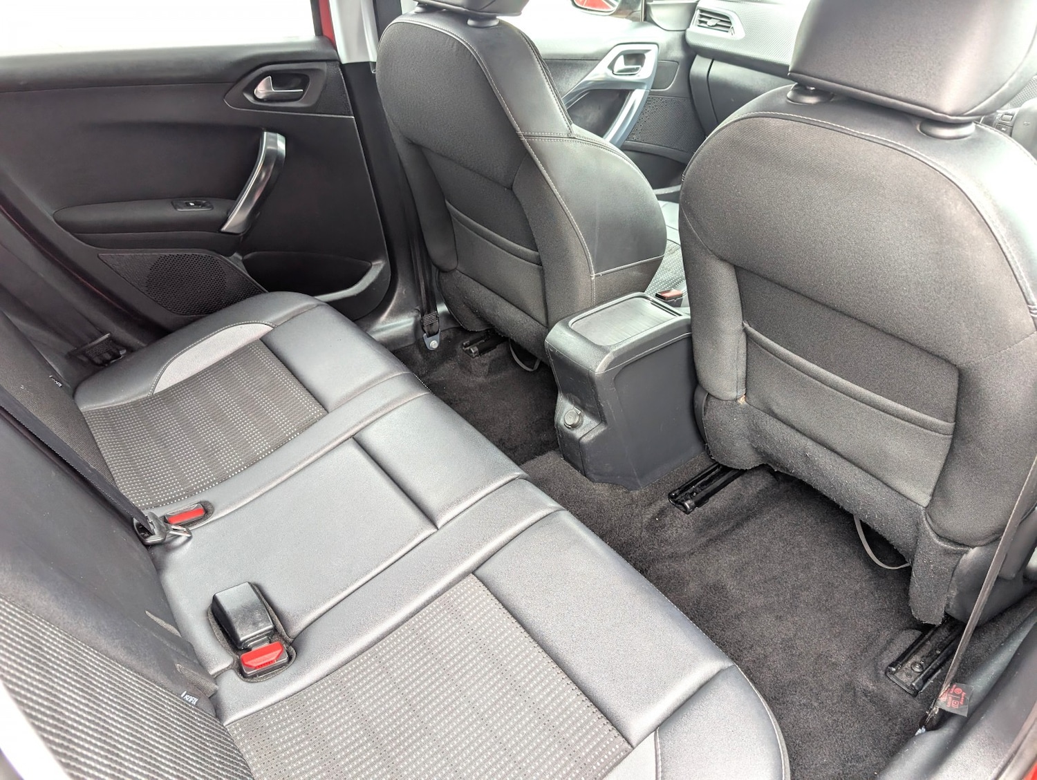 Used Peugeot 2008 2015 for sale - 77991630: Photo 7