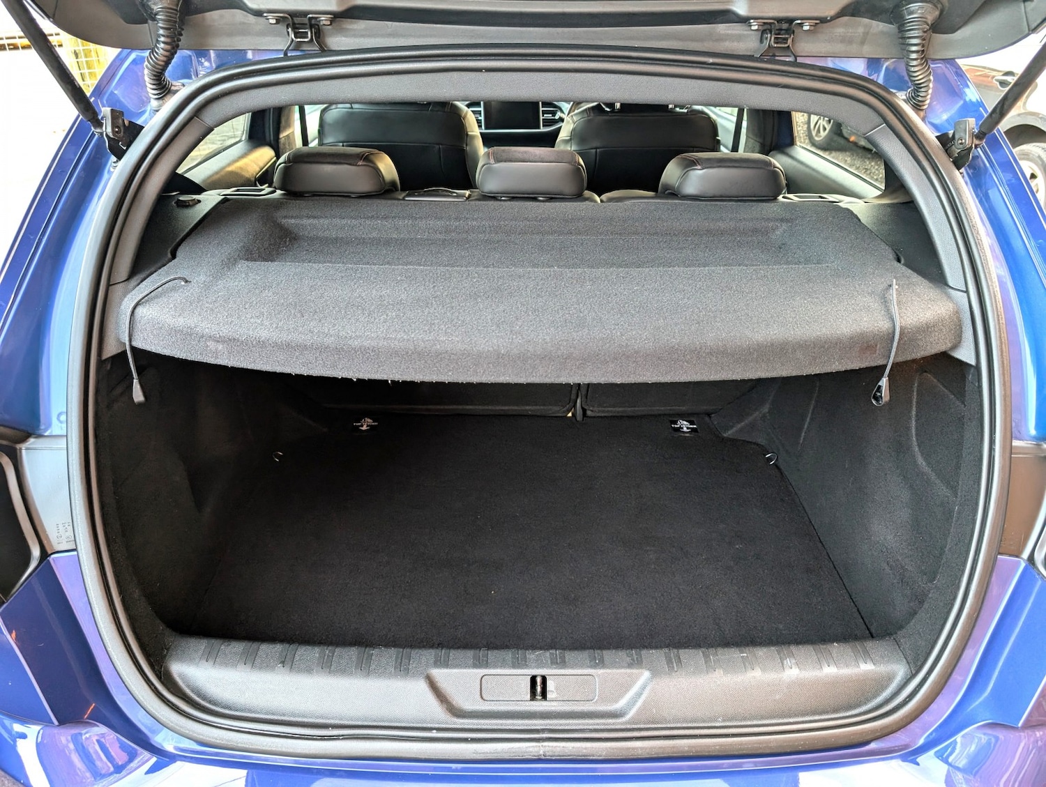 Used Peugeot 308 2015 for sale - 76910988: Photo 6